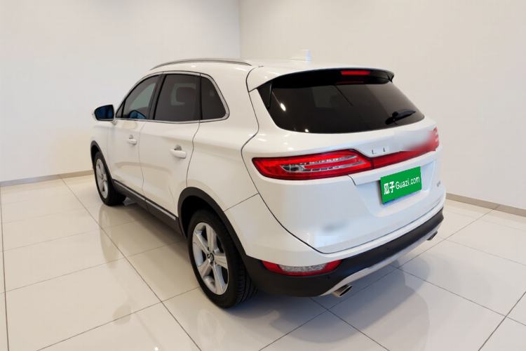 Used Lincoln MKC 2017 2.0T Two-Wheel Drive Deluxe Edition Rear Left 45 Deg