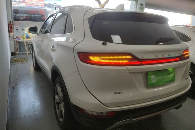 Used Lincoln MKC 2017 2.0T Two-Wheel Drive Deluxe Edition Rear Left 45 Deg