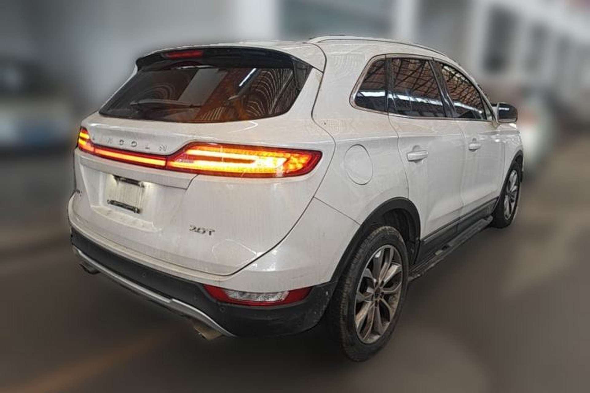 Used Lincoln MKC 2017 2.0T Two-Wheel-Drive Luxury Edition Rear Right 45 Deg