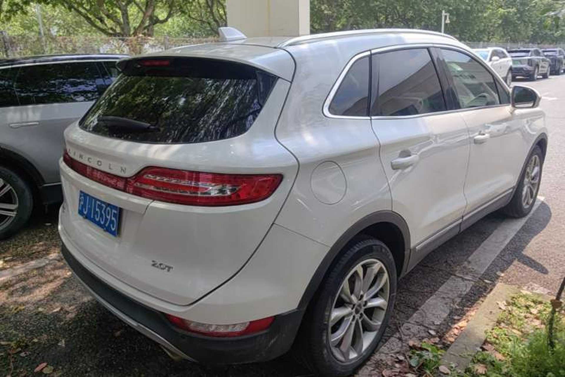 Used Lincoln MKC 2017 2.0T Two-Wheel-Drive Luxury Edition Rear Right 45 Deg