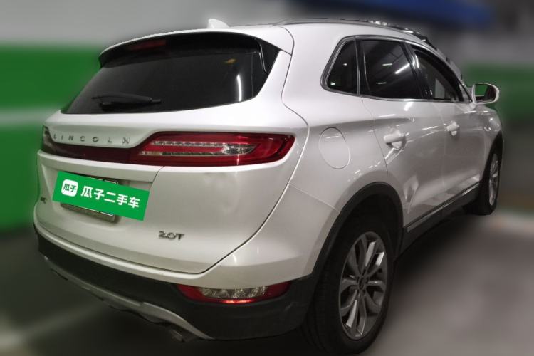 Used Lincoln MKC 2017 2.0T Two-Wheel-Drive Luxury Edition Rear Right 45 Deg