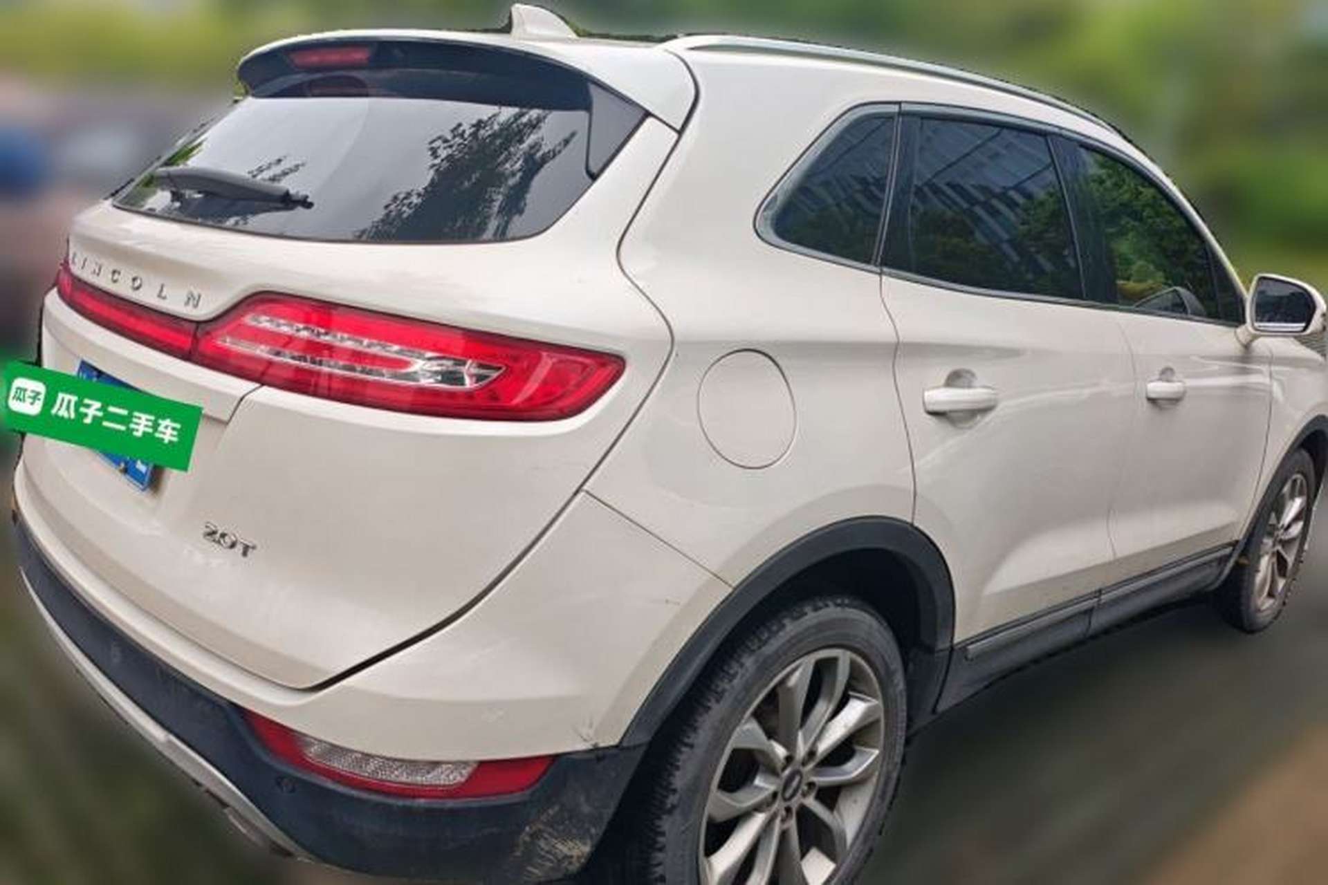 Used Lincoln MKC 2017 2.0T Two-Wheel-Drive Luxury Edition Rear Right 45 Deg