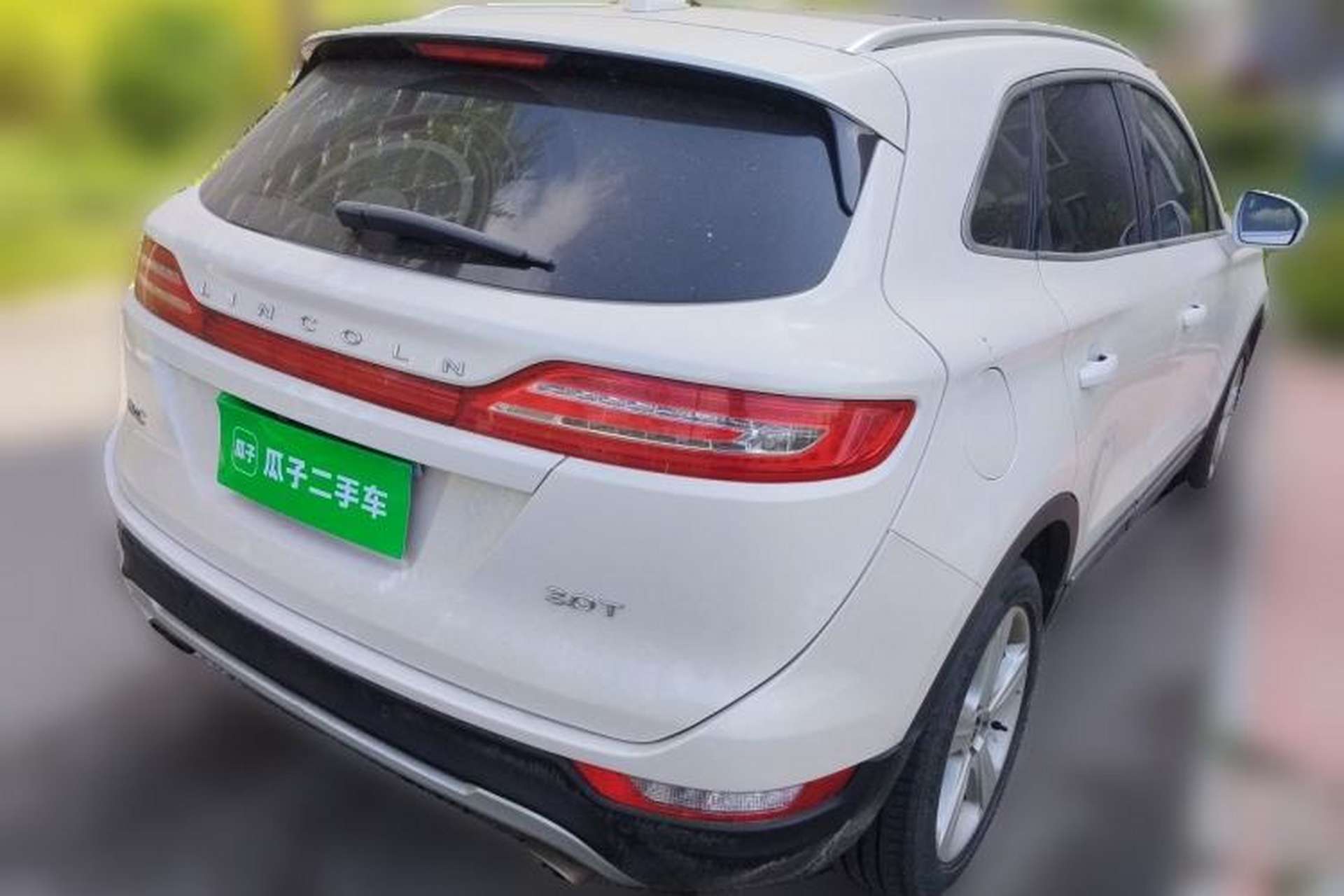 Used Lincoln MKC 2017 2.0T Two-Wheel Drive Deluxe Edition Rear Right 45 Deg