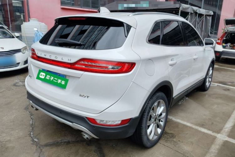 Used Lincoln MKC 2017 2.0T Two-Wheel-Drive Luxury Edition Rear Right 45 Deg