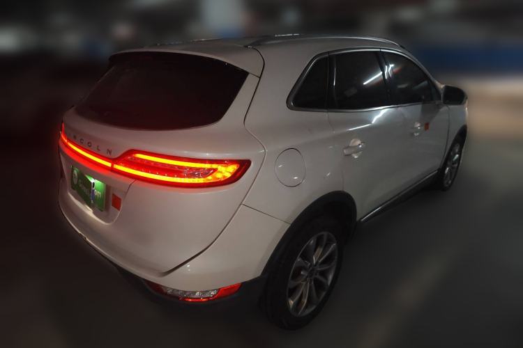 Used Lincoln MKC 2017 2.0T Two-Wheel-Drive Luxury Edition Rear Right 45 Deg
