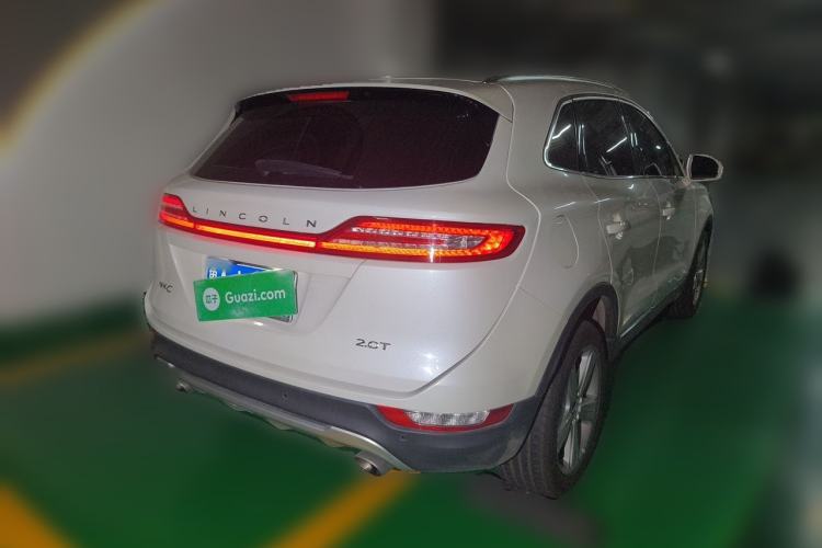 Used Lincoln MKC 2017 2.0T Two-Wheel Drive Deluxe Edition Rear Right 45 Deg