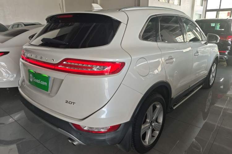 Used Lincoln MKC 2017 2.0T Two-Wheel Drive Deluxe Edition Rear Right 45 Deg