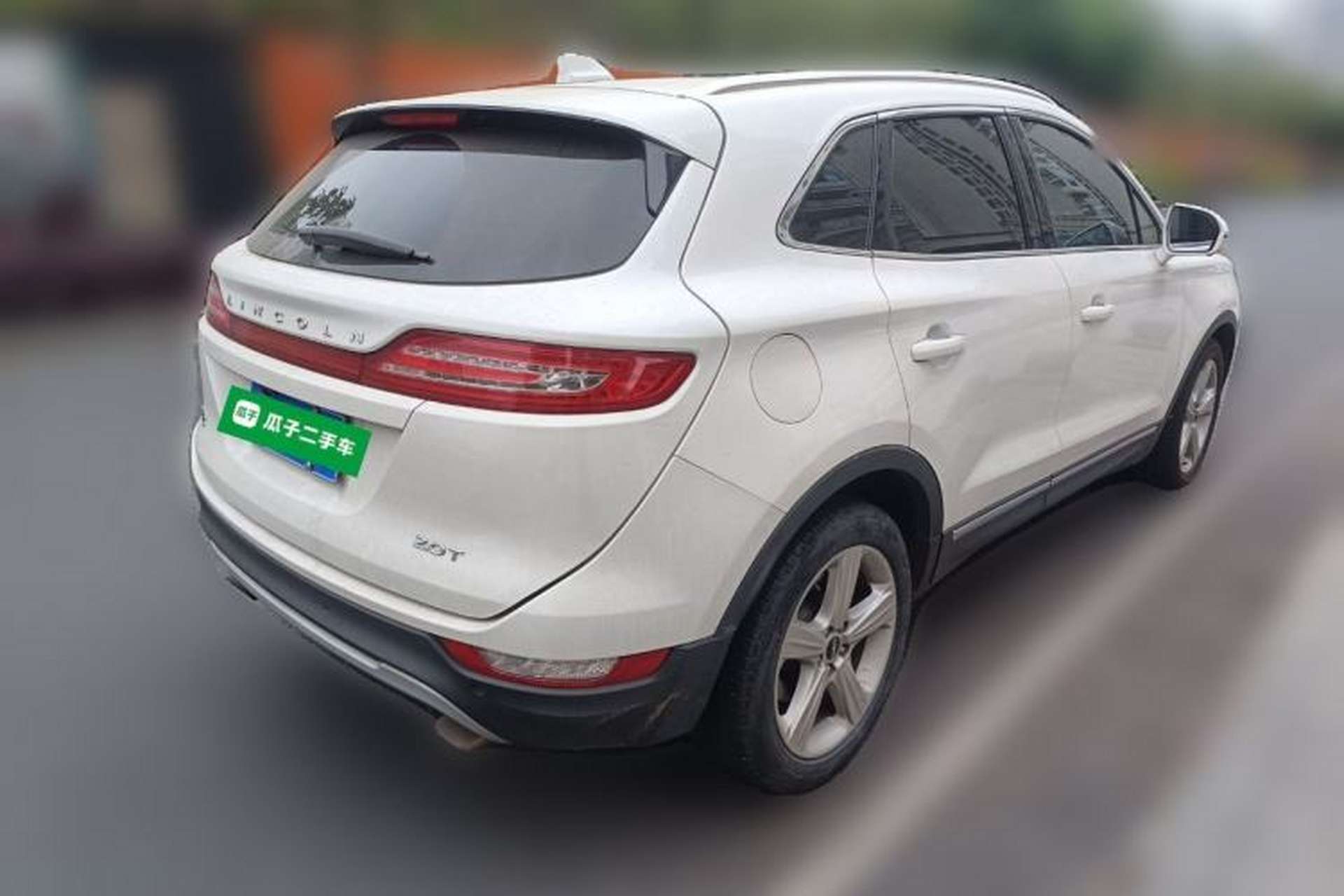 Used Lincoln MKC 2017 2.0T Two-Wheel Drive Deluxe Edition Rear Right 45 Deg