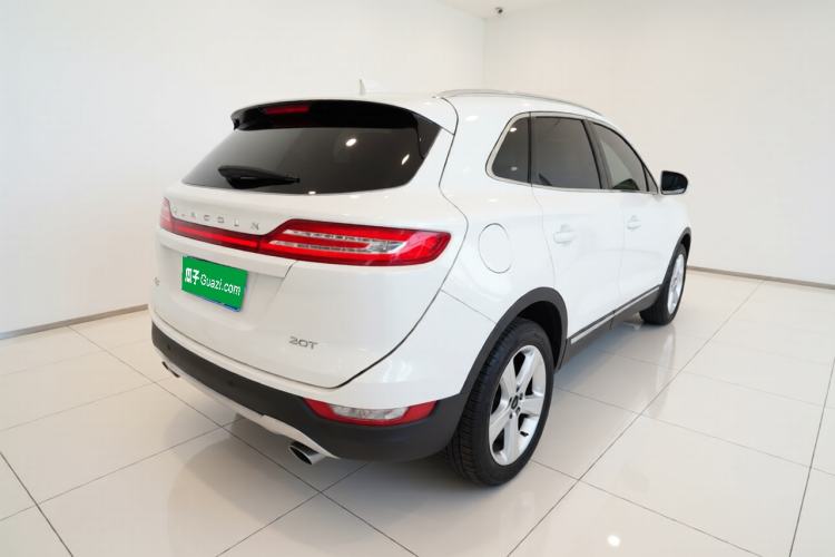 Used Lincoln MKC 2017 2.0T Two-Wheel Drive Deluxe Edition Rear Right 45 Deg