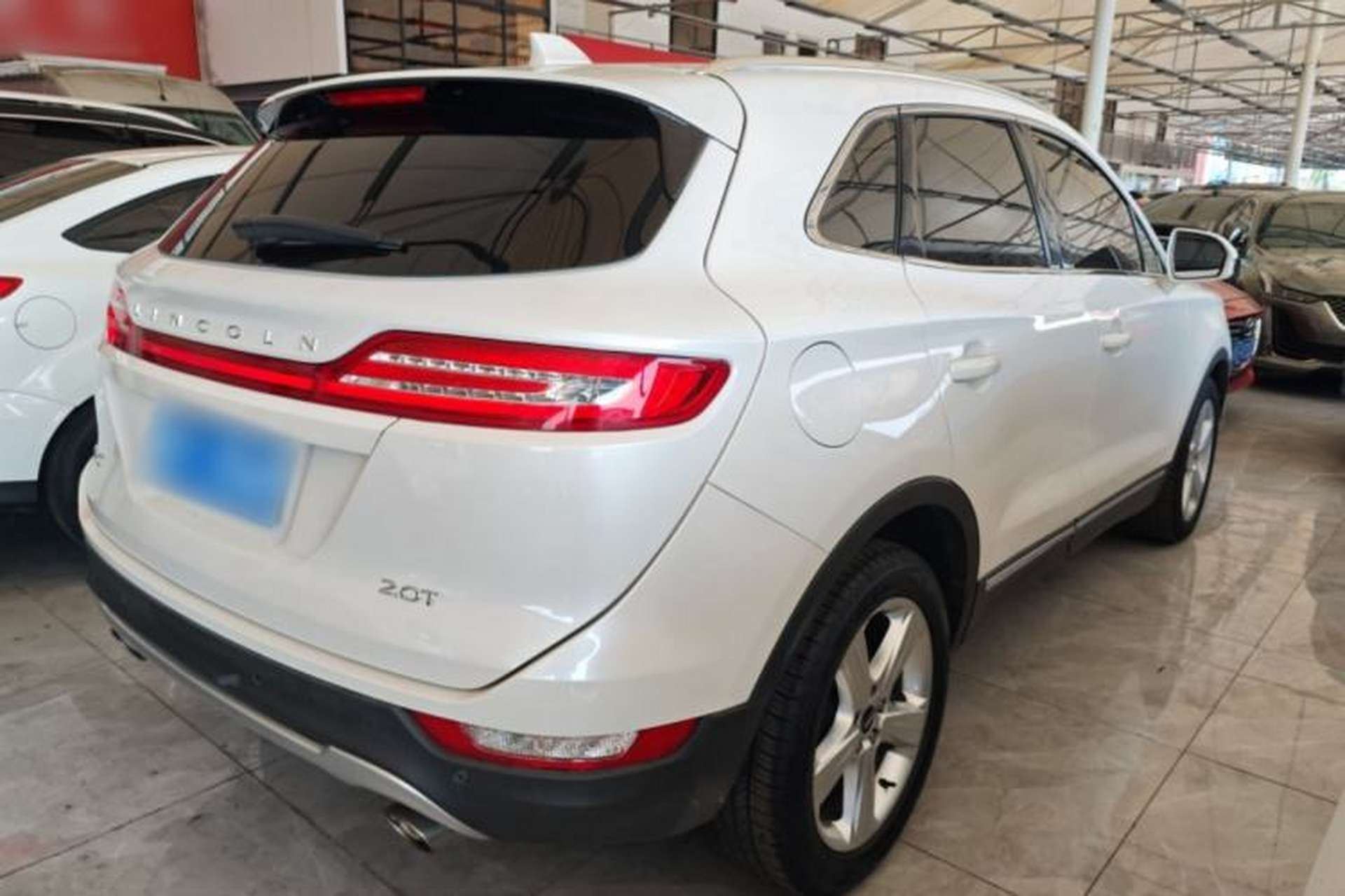 Used Lincoln MKC 2017 2.0T Two-Wheel Drive Deluxe Edition Rear Right 45 Deg
