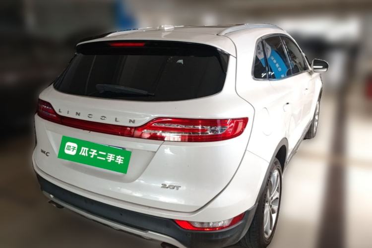 Used Lincoln MKC 2017 2.0T Two-Wheel-Drive Luxury Edition Rear Right 45 Deg