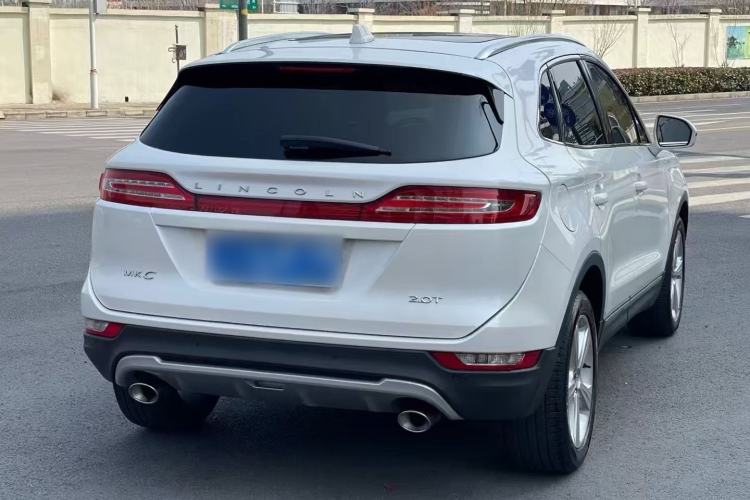 Used Lincoln MKC 2017 2.0T Two-Wheel Drive Deluxe Edition Rear Right 45 Deg