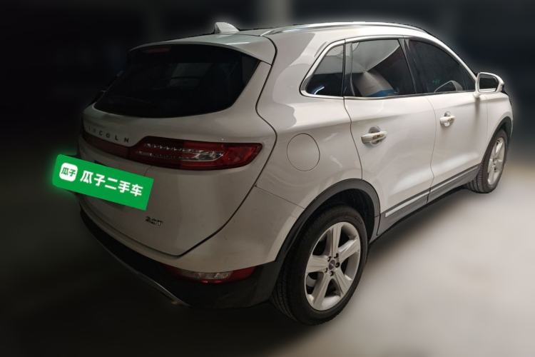 Used Lincoln MKC 2017 2.0T Two-Wheel Drive Deluxe Edition Rear Right 45 Deg