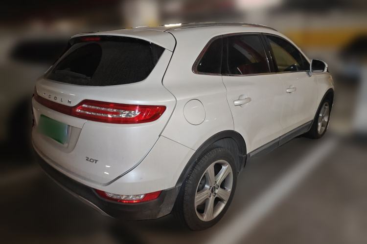Used Lincoln MKC 2017 2.0T Two-Wheel Drive Deluxe Edition Rear Right 45 Deg