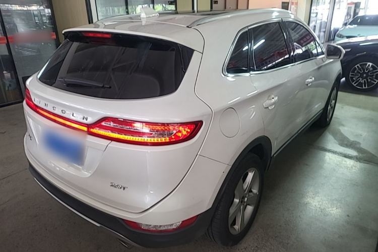 Used Lincoln MKC 2017 2.0T Two-Wheel Drive Deluxe Edition Rear Right 45 Deg