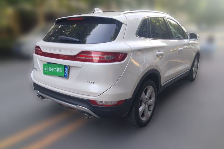 Used Lincoln MKC 2017 2.0T Two-Wheel Drive Deluxe Edition Rear Right 45 Deg