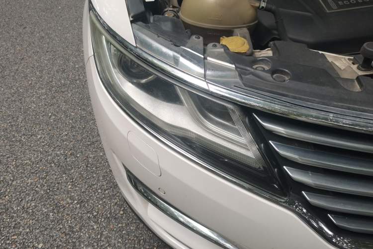 Used Lincoln MKC 2017 2.0T Four-Wheel Drive Zunya Edition Right Front Headlight