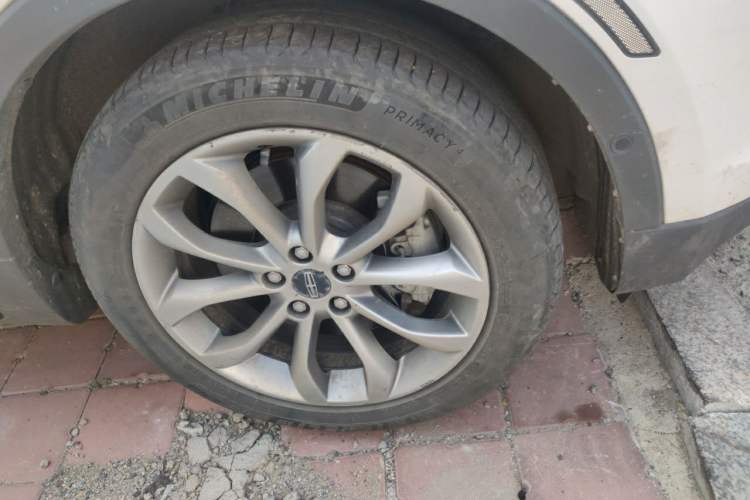 Used Lincoln MKC 2017 2.0T Four-Wheel Drive Zunya Edition Right Front Wheel Hub