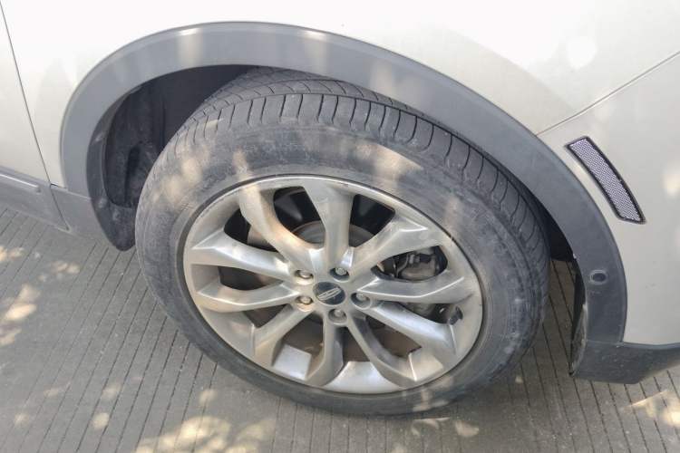 Used Lincoln MKC 2017 2.0T Four-Wheel Drive Zunya Edition Right Front Wheel Hub