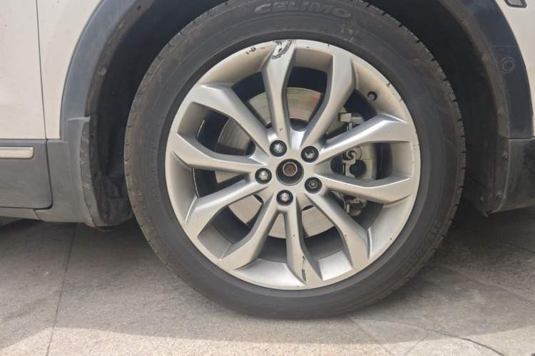 Used Lincoln MKC 2017 2.0T Four-Wheel Drive Prestige Edition Right Front Wheel Hub