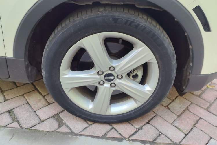 Used Lincoln MKC 2017 2.0T Two-Wheel Drive Zunyue Edition Right Front Wheel Hub