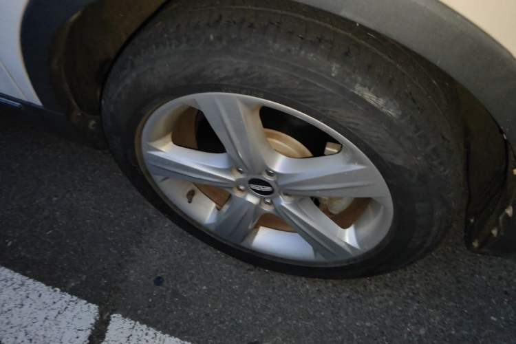 Used Lincoln MKC 2017 2.0T Two-Wheel Drive Zunyue Edition Right Front Wheel Hub