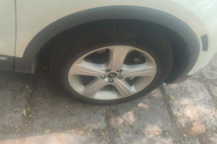 Used Lincoln MKC 2017 2.0T Two-Wheel Drive Zunyue Edition Right Front Wheel Hub
