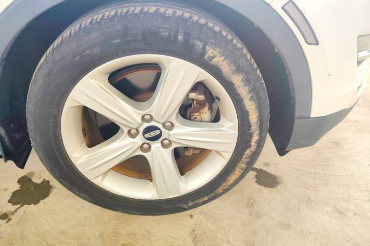 Used Lincoln MKC 2017 2.0T Two-Wheel Drive Deluxe Edition Right Front Wheel Hub