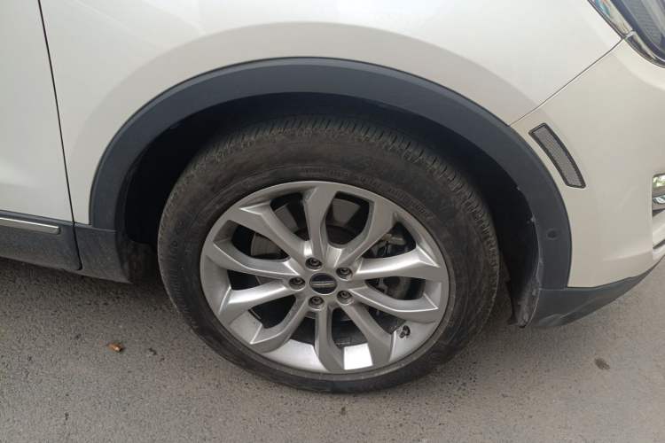 Used Lincoln MKC 2017 2.0T Four-Wheel Drive Zunya Edition Right Front Wheel Hub