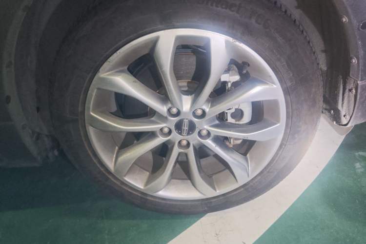 Used Lincoln MKC 2017 2.0T Four-Wheel Drive Zunya Edition Right Front Wheel Hub