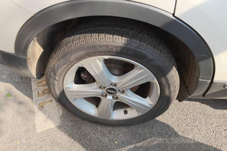 Used Lincoln MKC 2017 2.0T Two-Wheel Drive Deluxe Edition Right Rear Wheel Hub