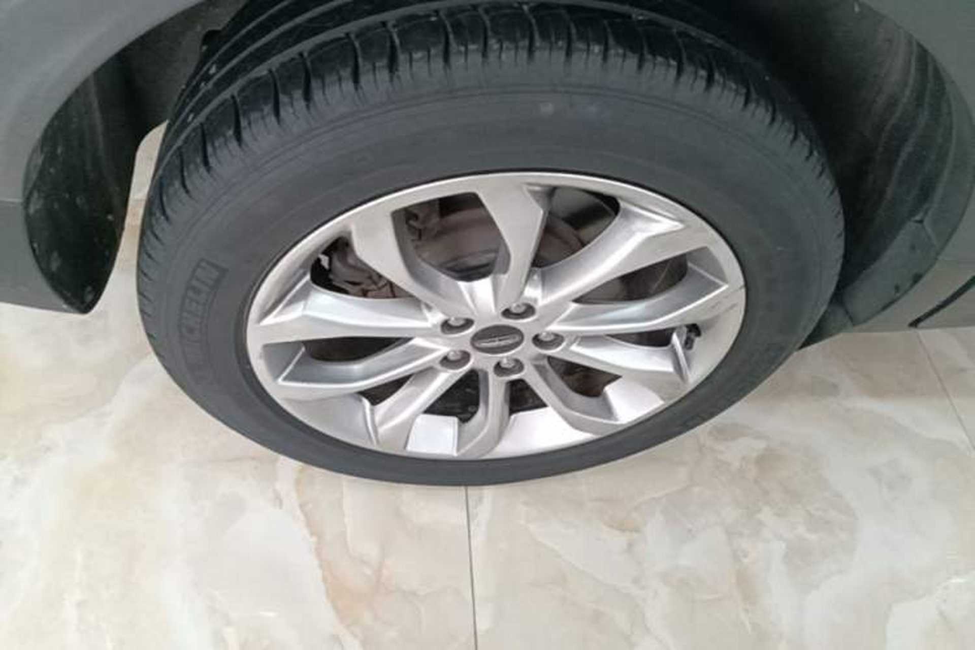 Used Lincoln MKC 2017 2.0T Four-Wheel Drive Zunya Edition Right Rear Wheel Hub