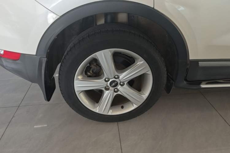 Used Lincoln MKC 2017 2.0T Two-Wheel Drive Deluxe Edition Right Rear Wheel Hub