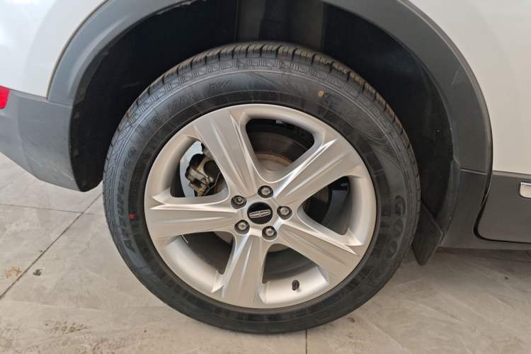 Used Lincoln MKC 2017 2.0T Two-Wheel Drive Deluxe Edition Right Rear Wheel Hub