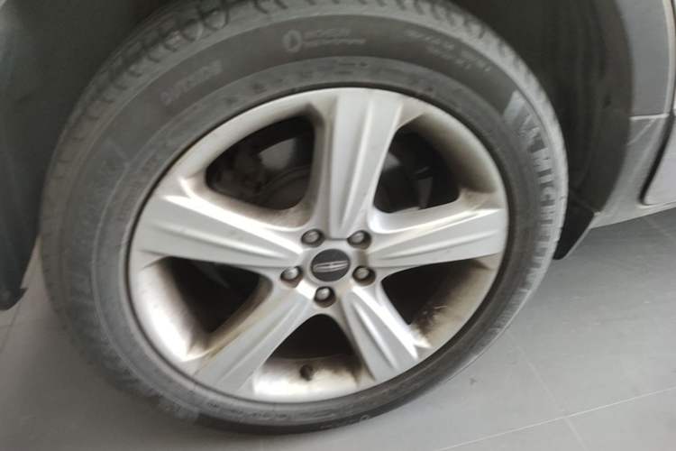 Used Lincoln MKC 2017 2.0T Two-Wheel Drive Deluxe Edition Right Rear Wheel Hub