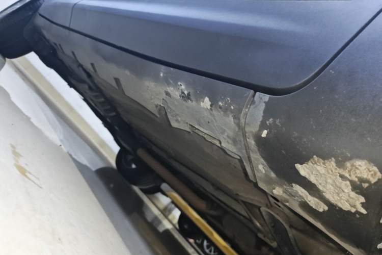Used Lincoln MKC 2017 2.0T Two-Wheel Drive Deluxe Edition Right Side Sill