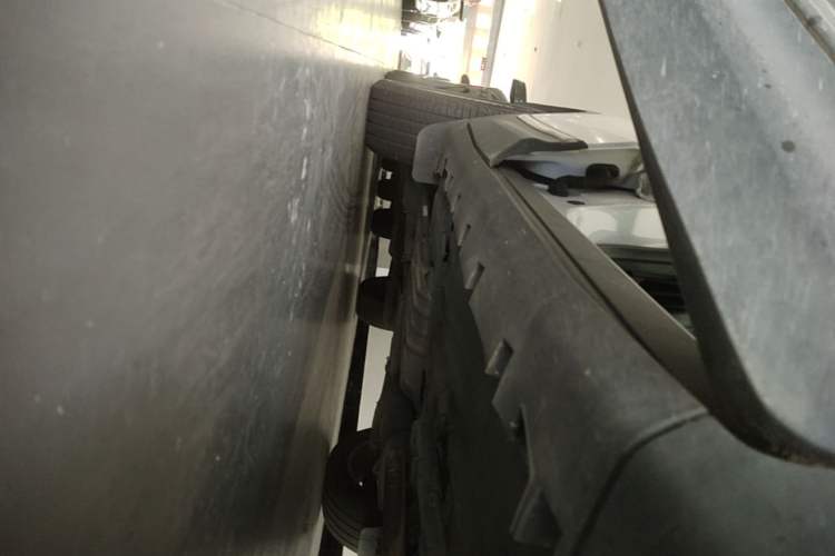 Used Lincoln MKC 2017 2.0T Two-Wheel Drive Deluxe Edition Right Side Sill