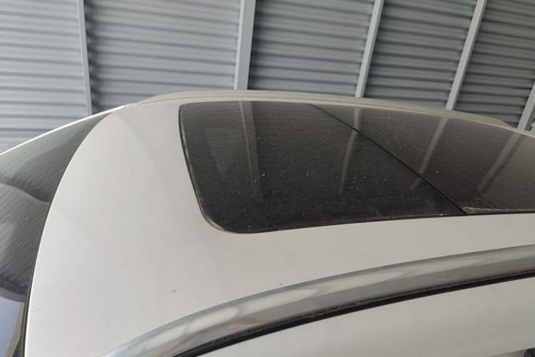 Used Lincoln MKC 2017 2.0T Two-Wheel Drive Deluxe Edition Roof