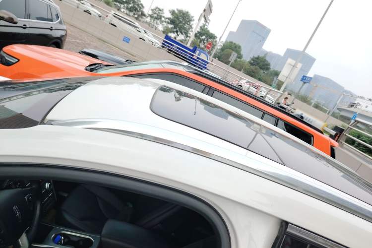 Used Lincoln MKC 2017 2.0T Two-Wheel Drive Deluxe Edition Roof