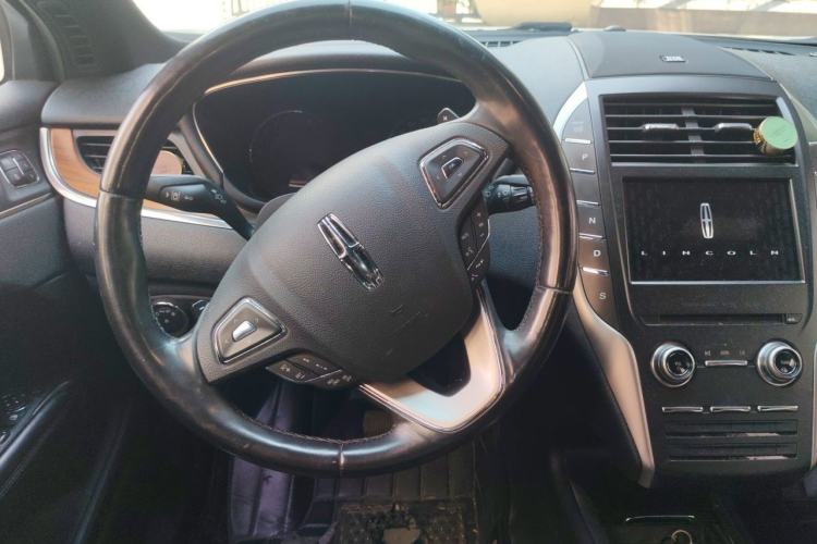 Used Lincoln MKC 2017 2.0T Four-Wheel Drive Prestige Edition Steering Wheel