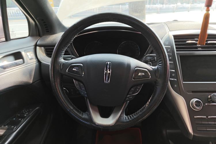 Used Lincoln MKC 2017 2.0T Two-Wheel Drive Deluxe Edition Steering Wheel
