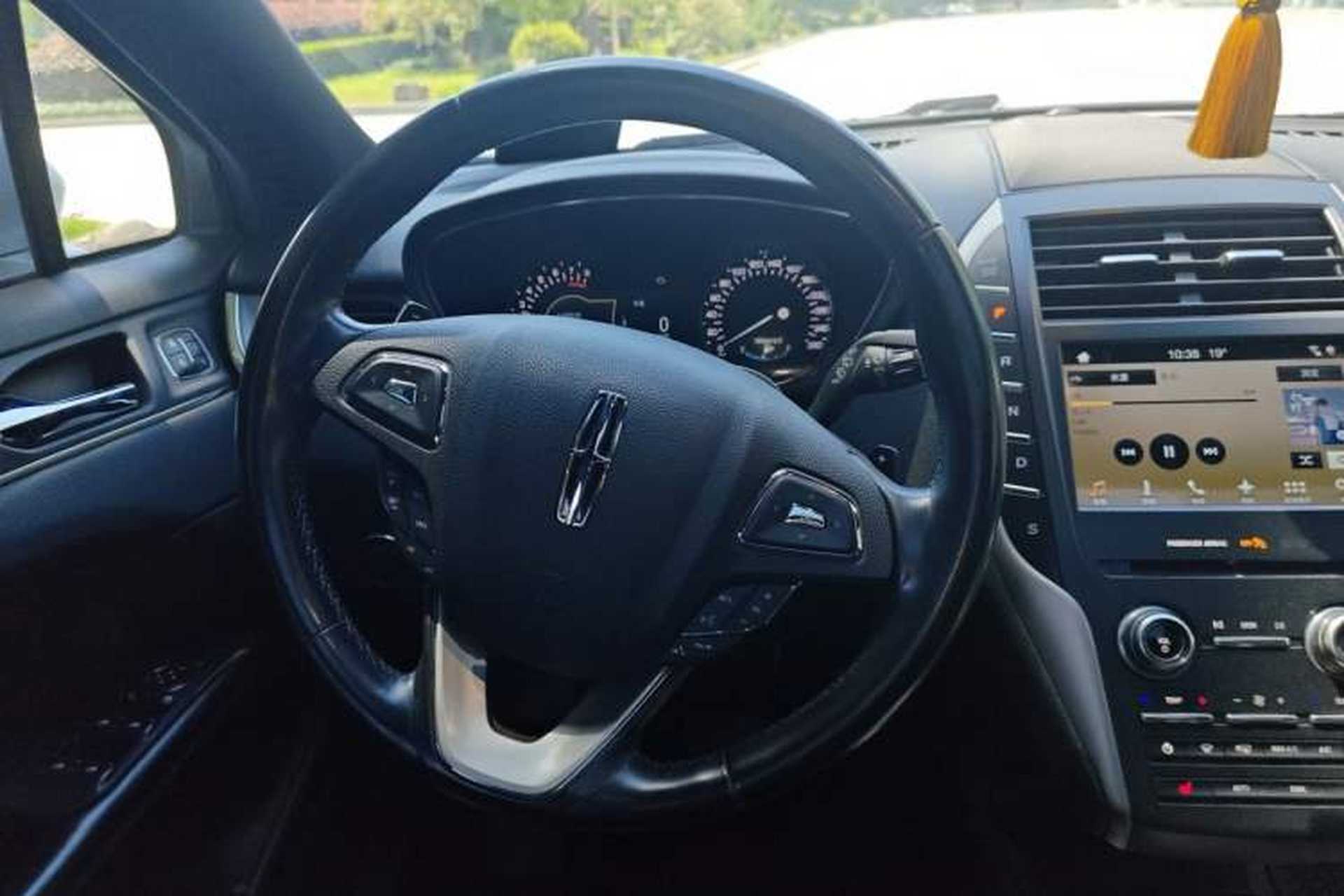 Used Lincoln MKC 2017 2.0T Two-Wheel Drive Deluxe Edition Steering Wheel