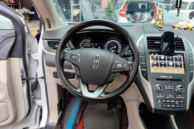 Used Lincoln MKC 2017 2.0T Two-Wheel-Drive Luxury Edition Steering Wheel