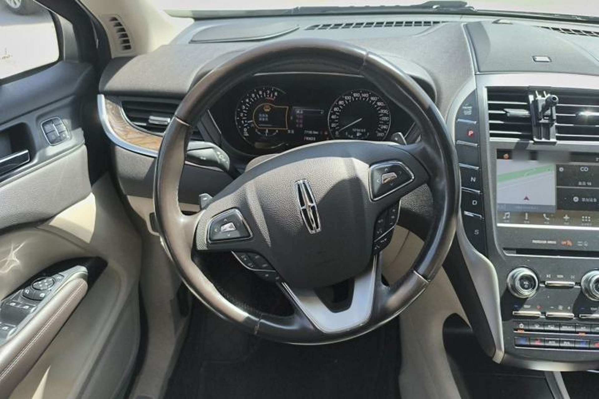 Used Lincoln MKC 2017 2.0T Four-Wheel Drive Zunya Edition Steering Wheel