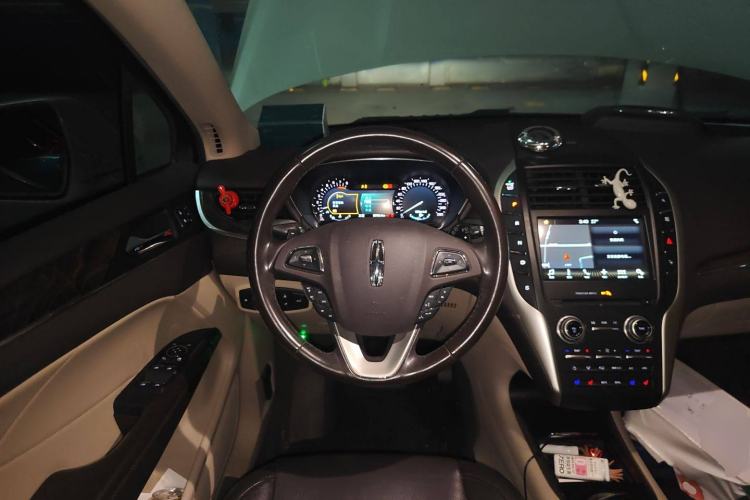 Used Lincoln MKC 2017 2.0T Two-Wheel-Drive Luxury Edition Steering Wheel