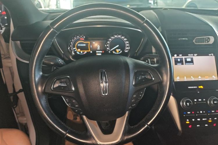 Used Lincoln MKC 2017 2.0T Two-Wheel Drive Deluxe Edition Steering Wheel
