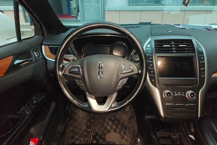Used Lincoln MKC 2017 2.0T Two-Wheel-Drive Luxury Edition Steering Wheel