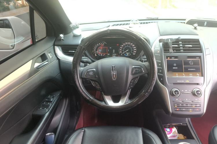 Used Lincoln MKC 2017 2.0T Two-Wheel Drive Zunyue Edition Steering Wheel