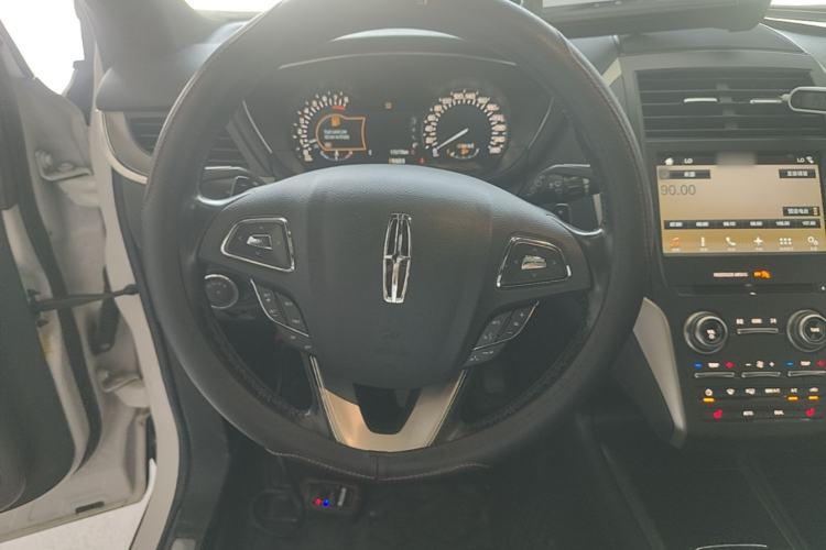 Used Lincoln MKC 2017 2.0T Two-Wheel Drive Deluxe Edition Steering Wheel