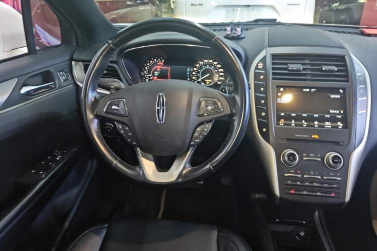 Used Lincoln MKC 2017 2.0T Two-Wheel Drive Deluxe Edition Steering Wheel